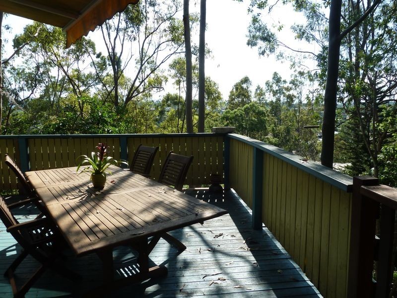 11 Atlas Court, Eatons Hill QLD 4037