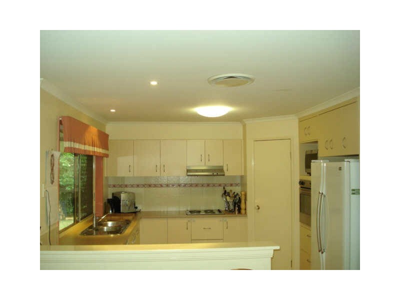 2 Glendore Court, Eatons Hill QLD 4037