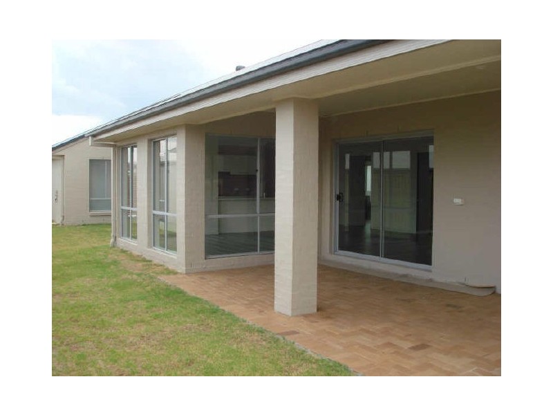 17 Tributary Court, Eatons Hill QLD 4037