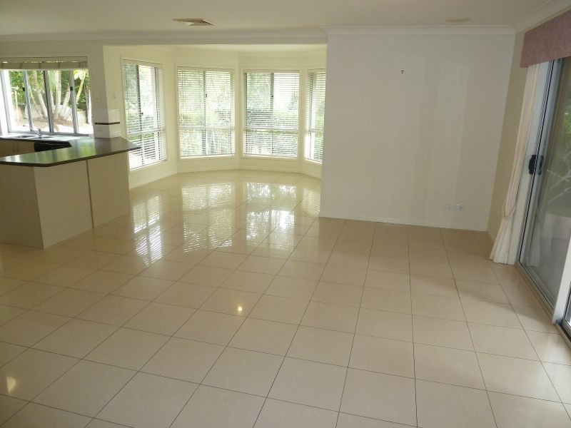 2 Sunningdale Court, Albany Creek QLD 4035