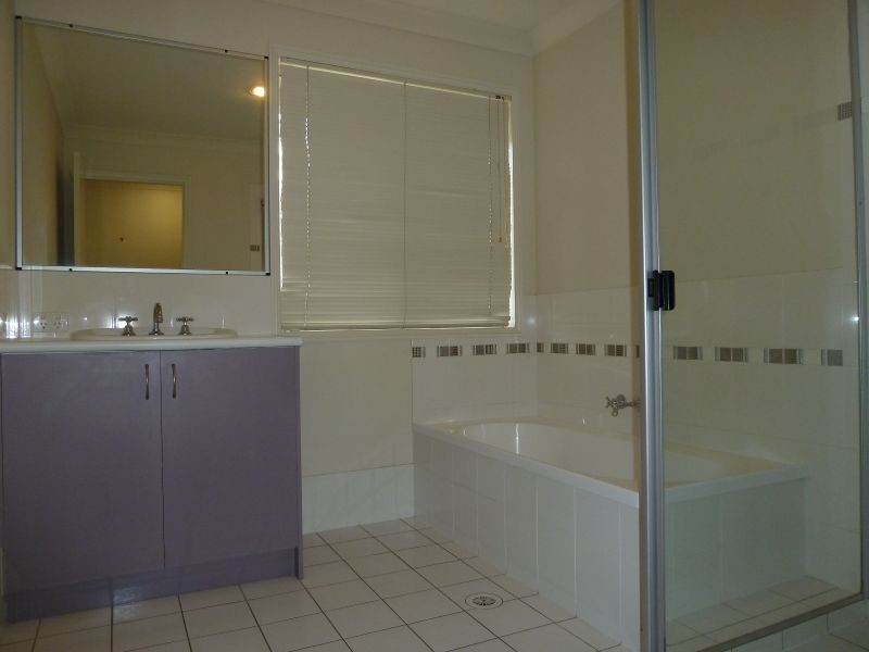 2 Sunningdale Court, Albany Creek QLD 4035