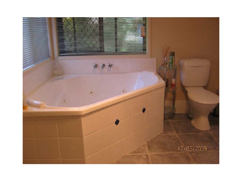 10 Bauple Street, Albany Creek QLD 4035