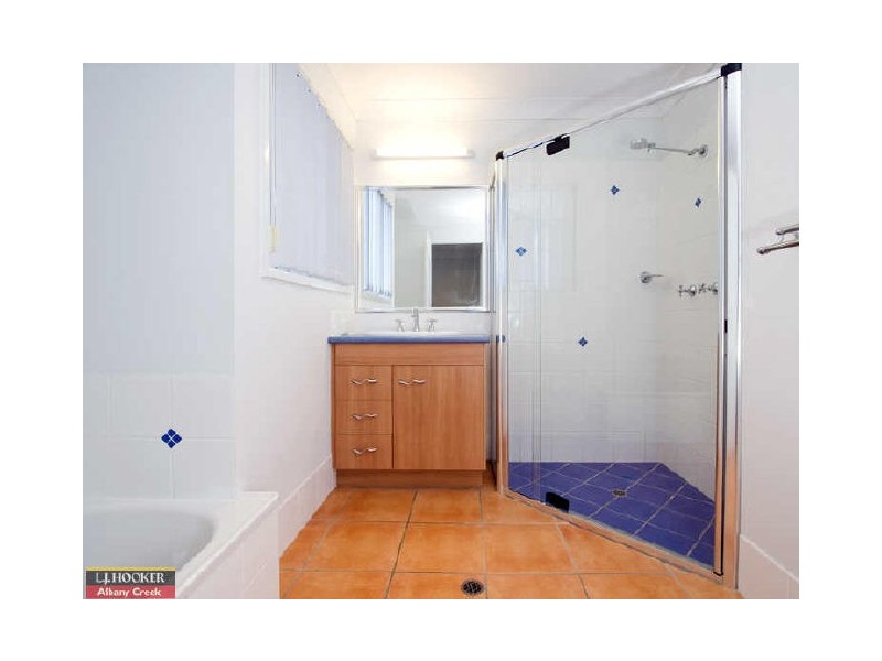 8 Memoire Court, Eatons Hill QLD 4037