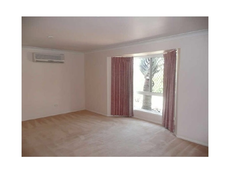 4 Brandy Court, Eatons Hill QLD 4037