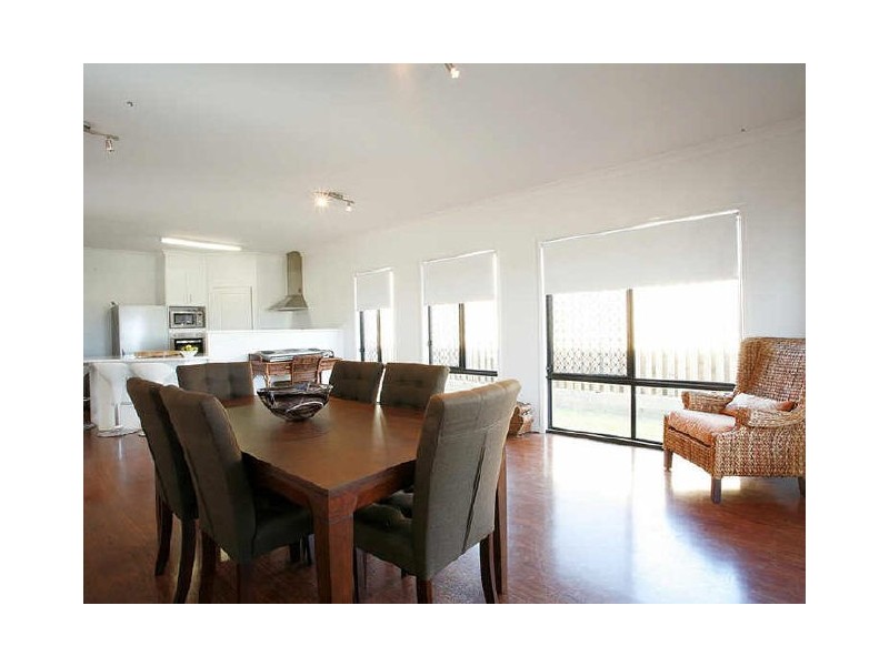8 Eaton Close, North Lakes QLD 4509