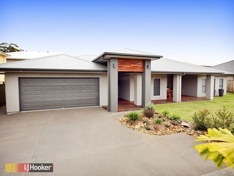 32 Rivergum Drive, Eatons Hill QLD 4037