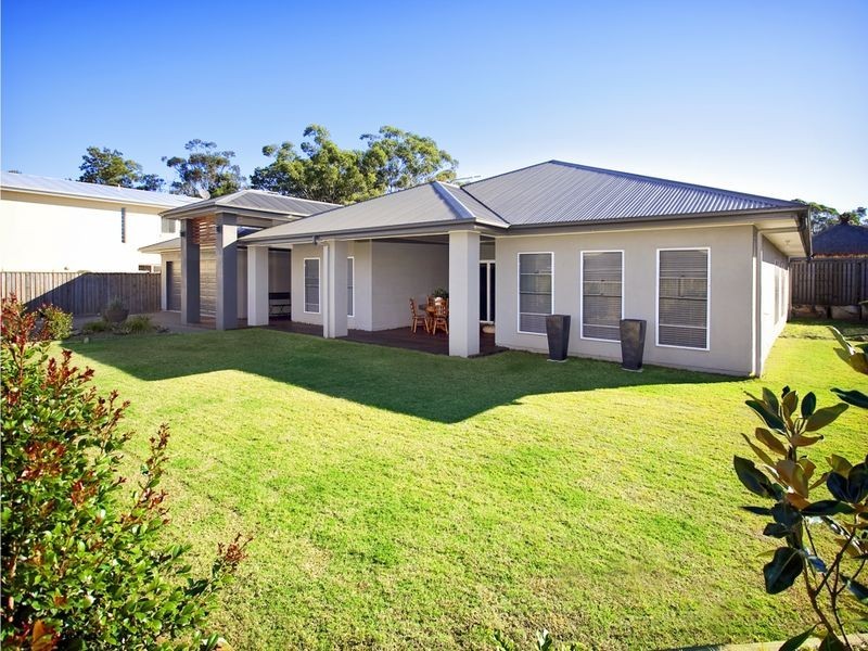32 Rivergum Drive, Eatons Hill QLD 4037