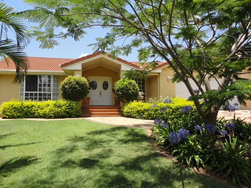 10 Cosmos Place, Bridgeman Downs QLD 4035