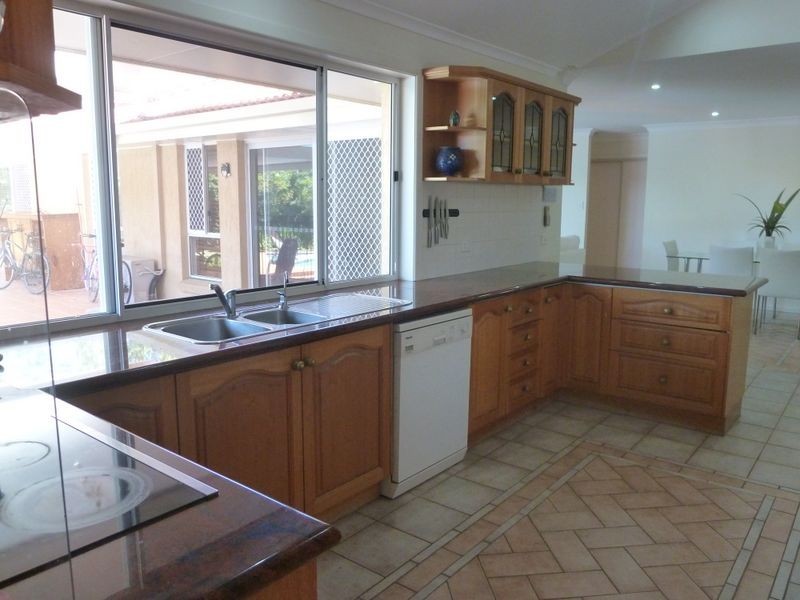 10 Cosmos Place, Bridgeman Downs QLD 4035