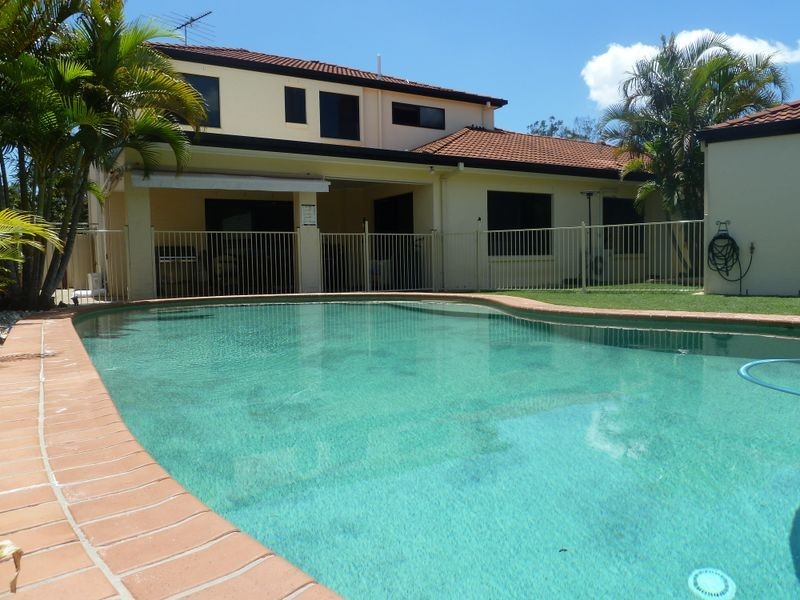 1 Holly Court, Albany Creek QLD 4035