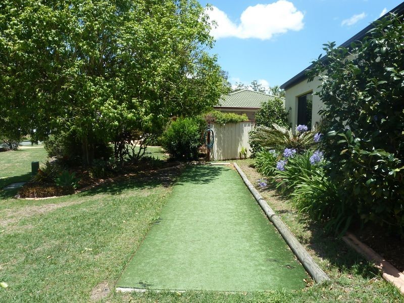1 Holly Court, Albany Creek QLD 4035