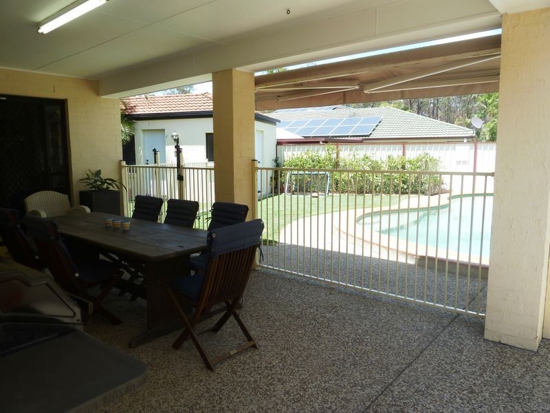 1 Holly Court, Albany Creek QLD 4035