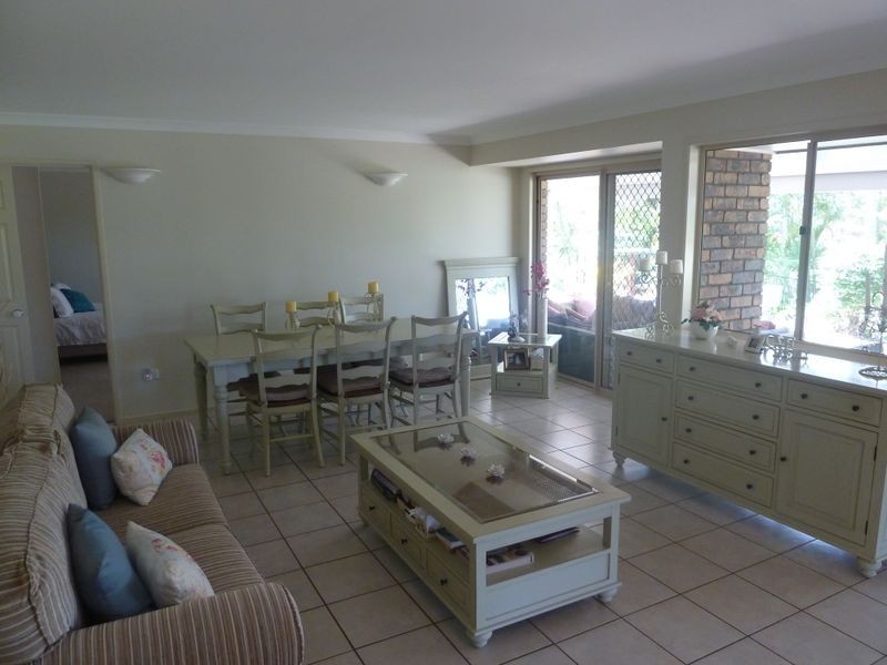 46 Marina Court, Eatons Hill QLD 4037