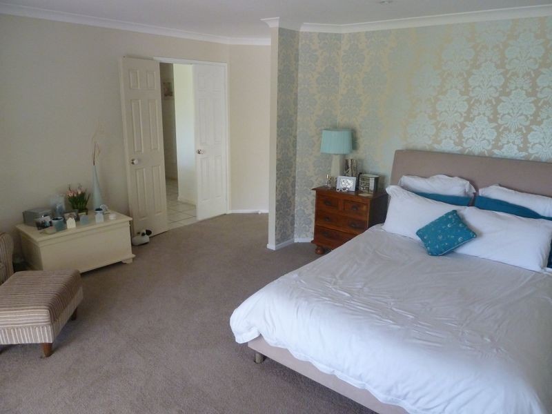 46 Marina Court, Eatons Hill QLD 4037