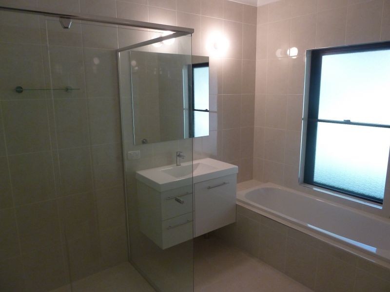 62 Eatons Crossing Road, Eatons Hill QLD 4037