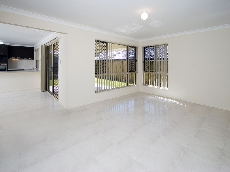 1 Bend Court, Eatons Hill QLD 4037