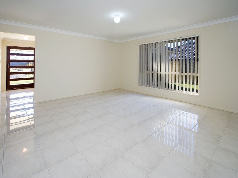 1 Bend Court, Eatons Hill QLD 4037