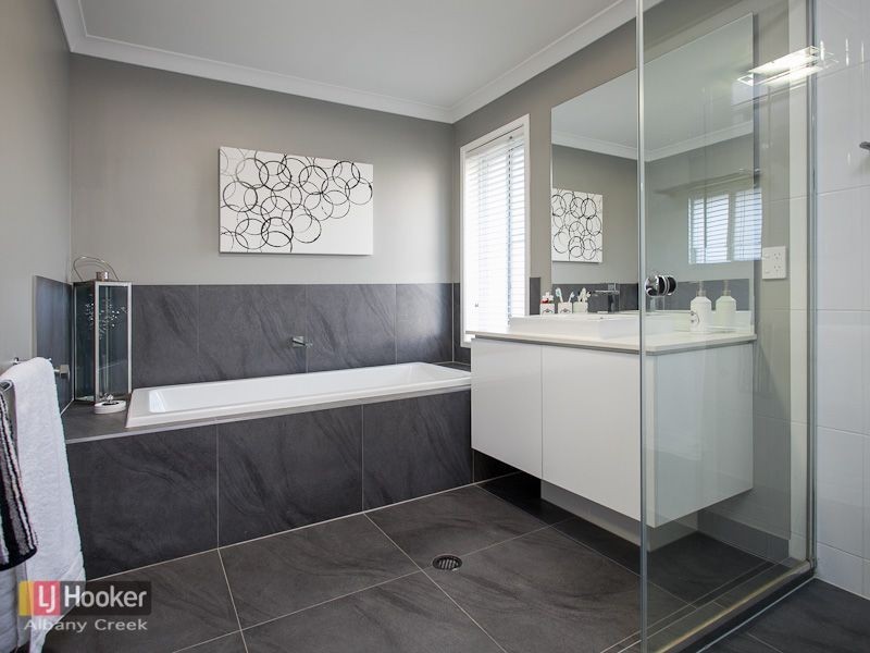 102 Corvus Drive, Cashmere QLD 4500