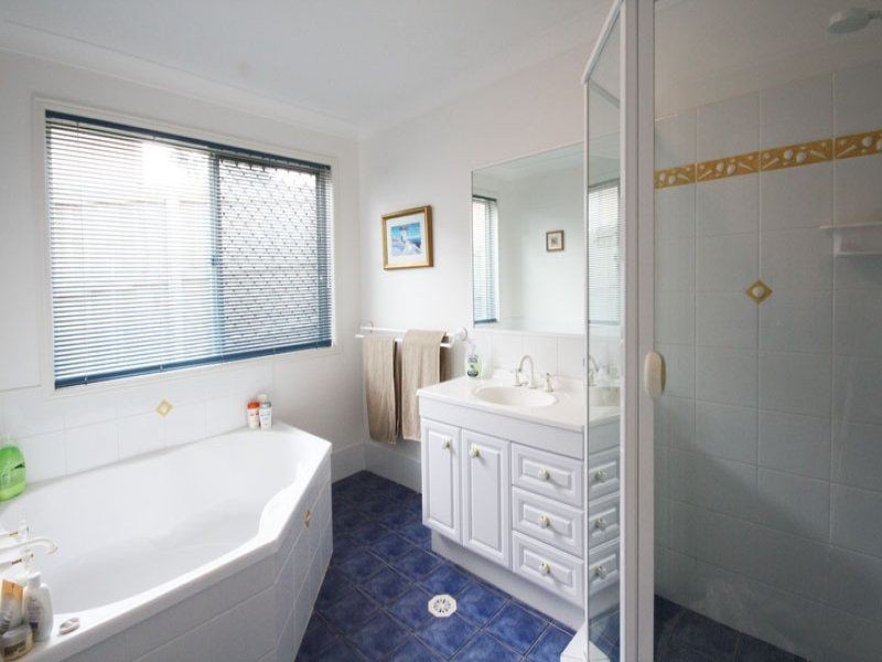 5 Fee Place, Eatons Hill QLD 4037