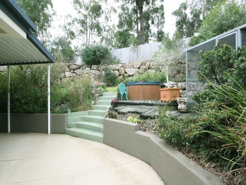 5 Fee Place, Eatons Hill QLD 4037