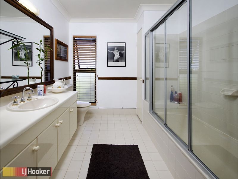 9 Romulus Court, Eatons Hill QLD 4037