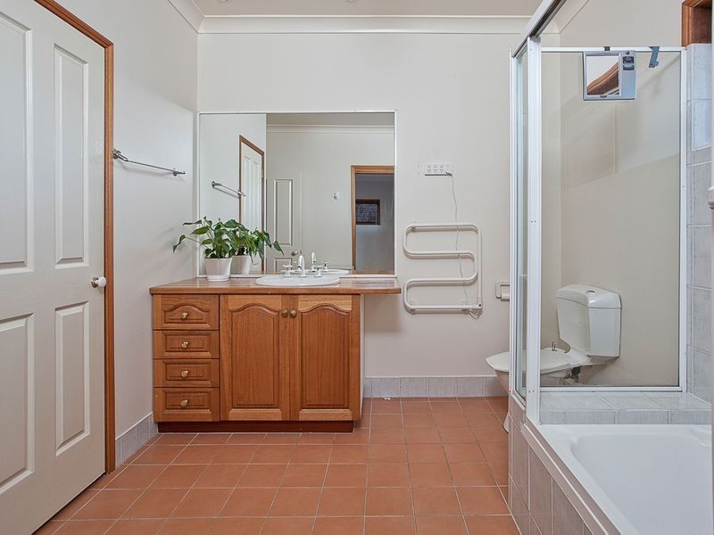 531 Clear Mountain, Clear Mountain QLD 4500