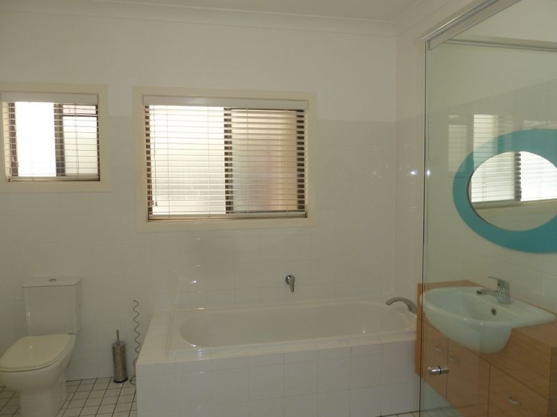 60 Eatons Crosing Road, Eatons Hill QLD 4037