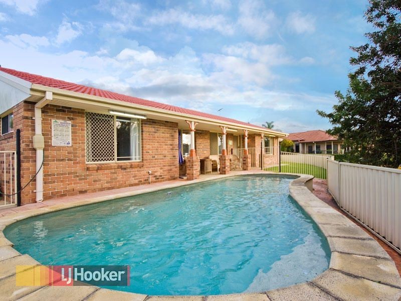 15 Tallebudgera Crescent, Albany Creek QLD 4035