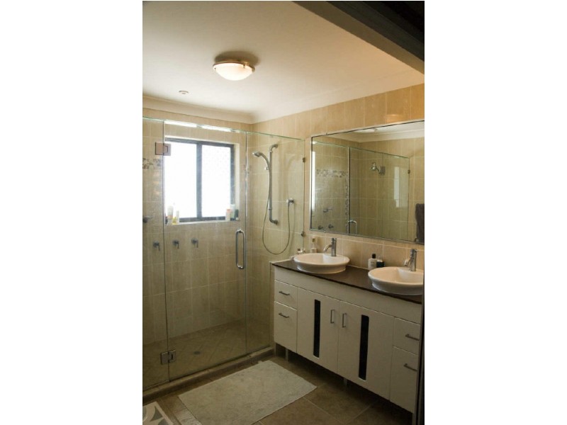 39 Tanager Street, Albany Creek QLD 4035