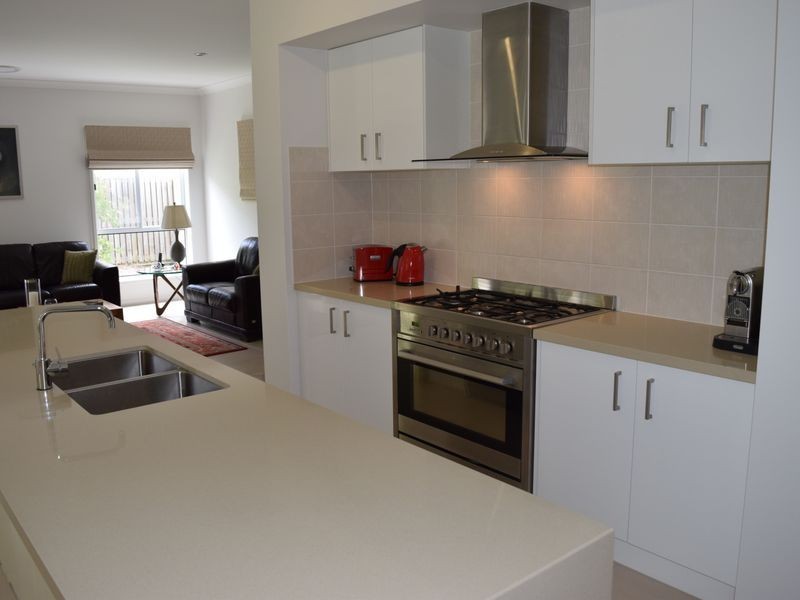 16 Confluence Court, Eatons Hill QLD 4037