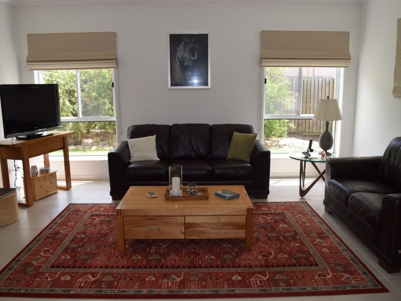 16 Confluence Court, Eatons Hill QLD 4037