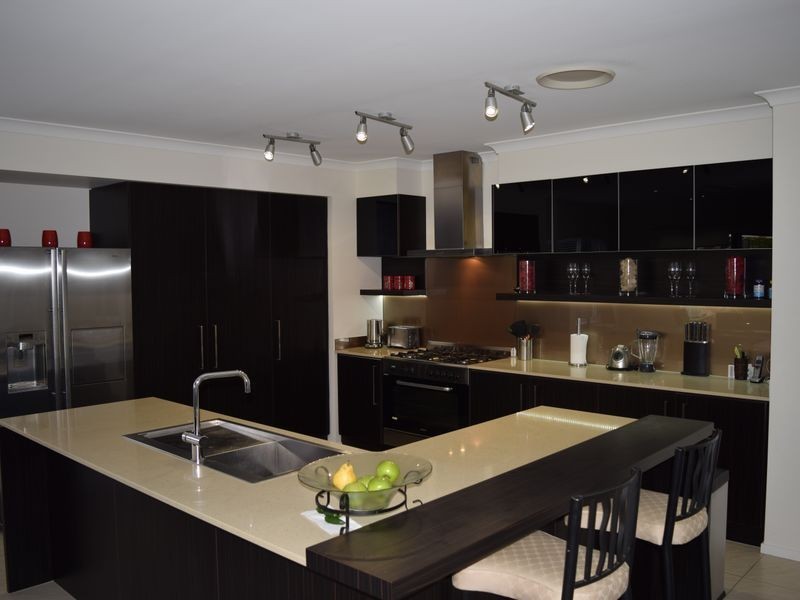 7 Confluence Court, Eatons Hill QLD 4037