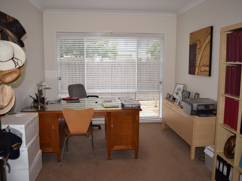 7 Confluence Court, Eatons Hill QLD 4037