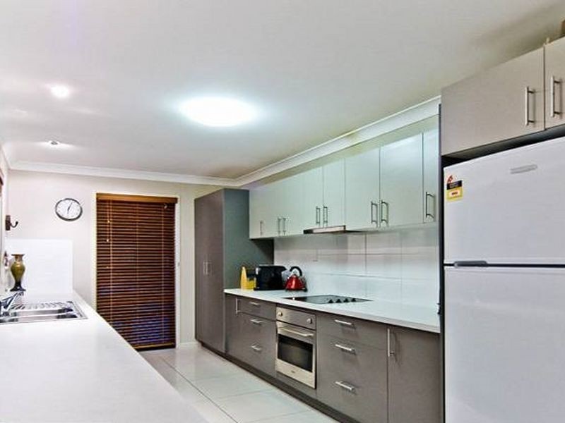 12 Bella Street, Cashmere QLD 4500