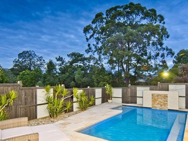 12 Bella Street, Cashmere QLD 4500