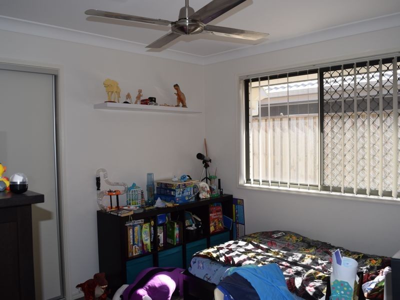 11 Moreton Street, Fitzgibbon QLD 4018