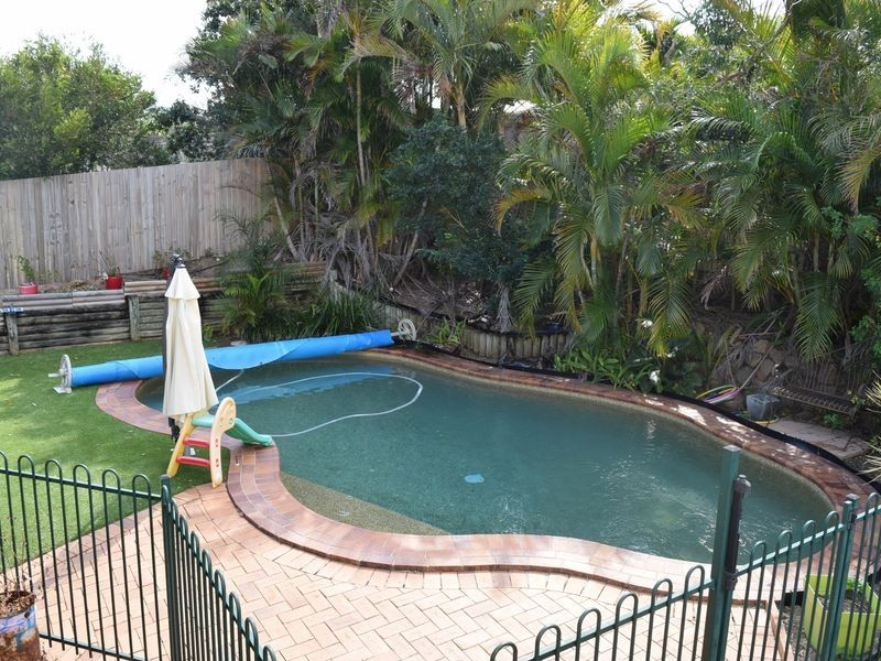 12 Daniel Drive, Albany Creek QLD 4035