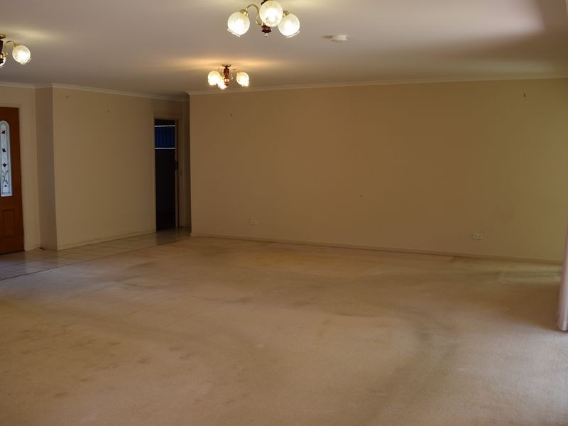 17 Coolabah Crescent, Bridgeman Downs QLD 4035