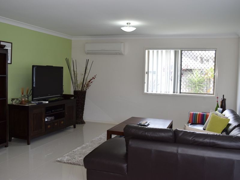 19 Crossing Drive, Eatons Hill QLD 4037