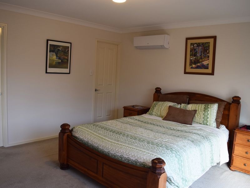 19 Crossing Drive, Eatons Hill QLD 4037