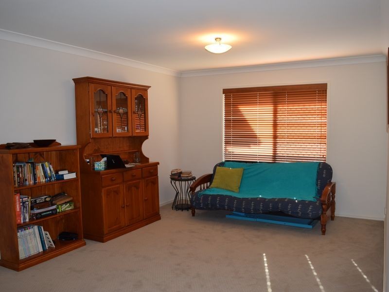 19 Crossing Drive, Eatons Hill QLD 4037