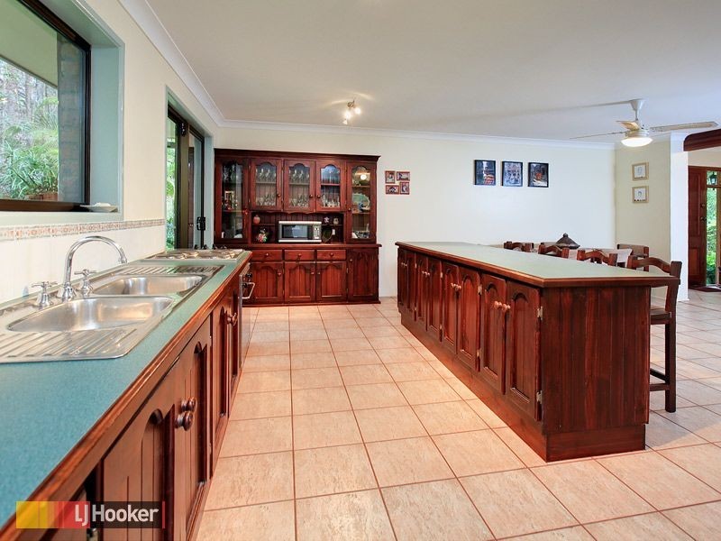 14 Buranda Road, Clear Mountain QLD 4500