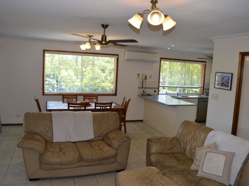 8 Silvereye Crescent, Albany Creek QLD 4035