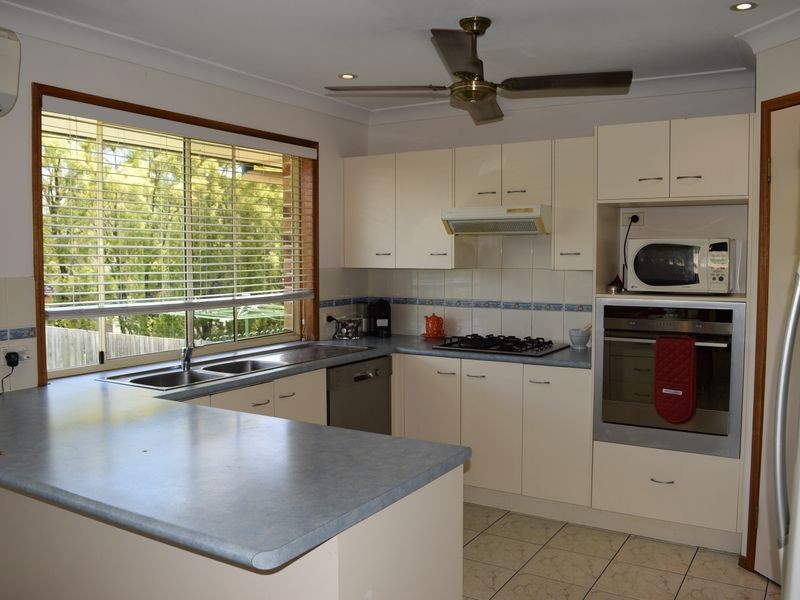 8 Silvereye Crescent, Albany Creek QLD 4035