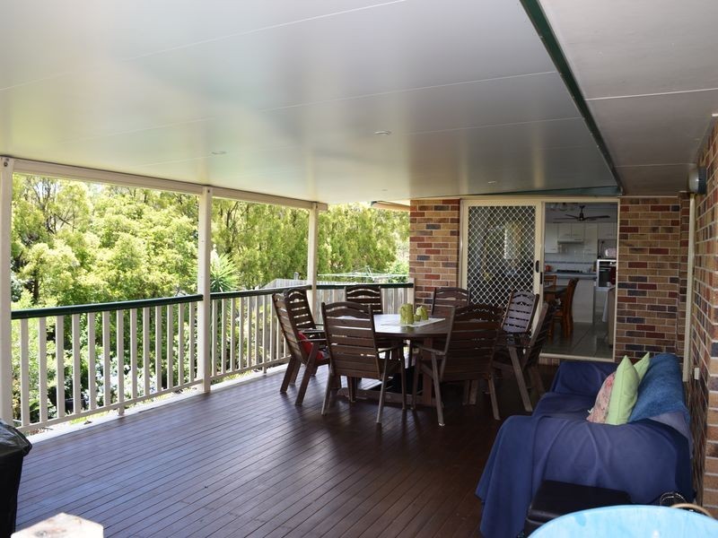 8 Silvereye Crescent, Albany Creek QLD 4035