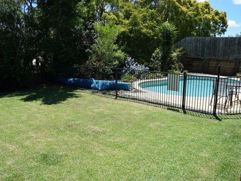 8 Silvereye Crescent, Albany Creek QLD 4035
