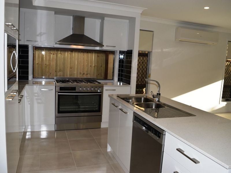 14 Toorak Road, Albany Creek QLD 4035