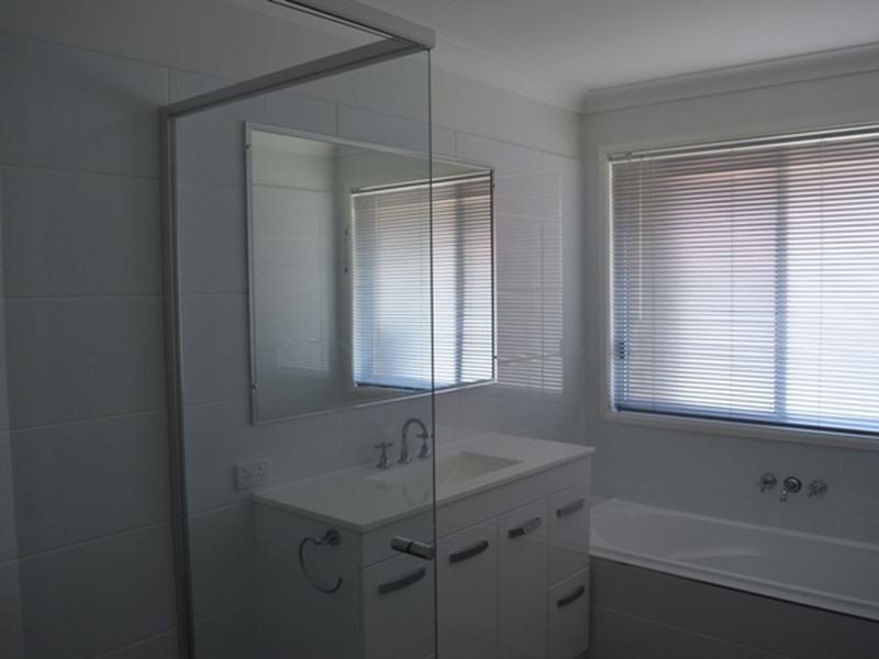 9 Tallebudgera Crescent, Albany Creek QLD 4035