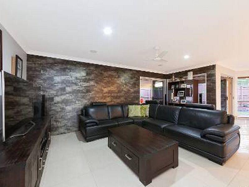 27 Cosby Place, Mcdowall QLD 4053