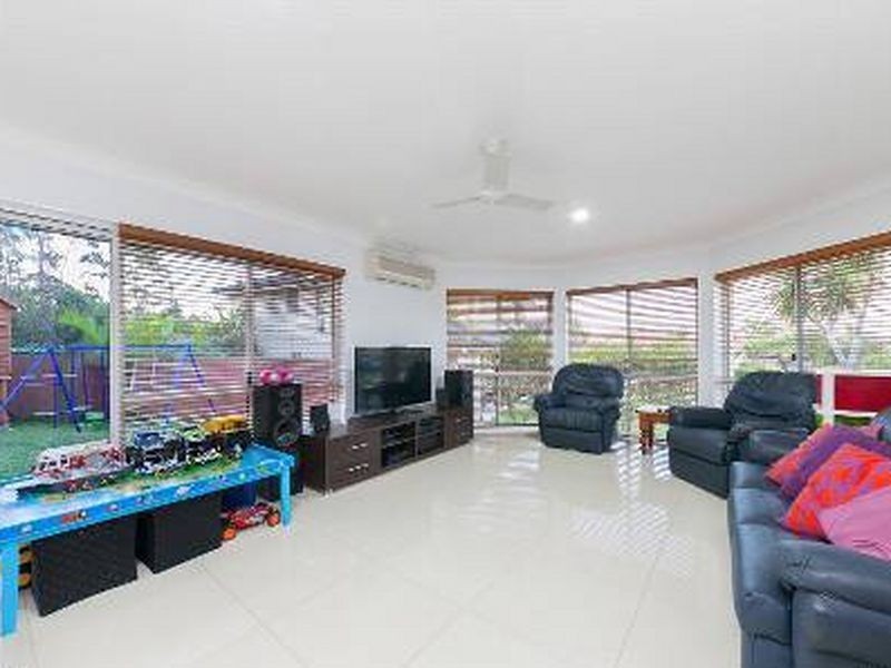 27 Cosby Place, Mcdowall QLD 4053
